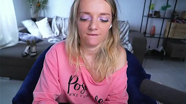 Magnetic Amy online show from 03-12-25, 04:02