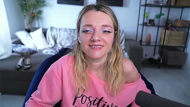 Magnetic Amy online show from 03-12-25, 11:32