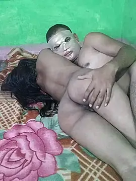 Snapshot of Coupleshow47 chatting on 05-06-26, 10:47 Coupleshow47 online show from 05-06-26, 10:47