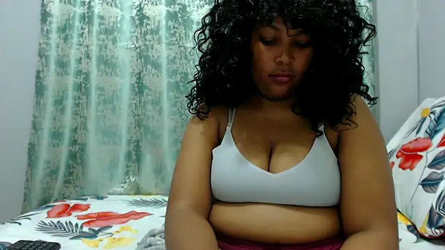 Snapshot of Teassa90 chatting on 10-18-25, 04:31 Teassa90 online show from 10-18-25, 04:31