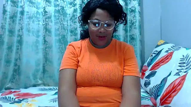 Snapshot of Teassa90 chatting on 10-19-25, 01:58 Teassa90 online show from 10-19-25, 01:58