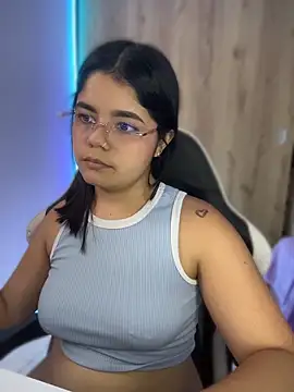 Snapshot of pretty_angela1 chatting on 04-23-26, 12:29 pretty angela1 online show from 04-23-26, 12:29