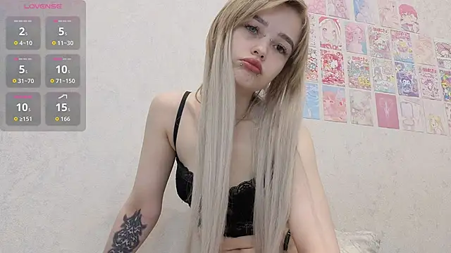 Snapshot of emodreamgirl chatting on 06-12-26, 12:58 emodreamgirl online show from 06-12-26, 12:58