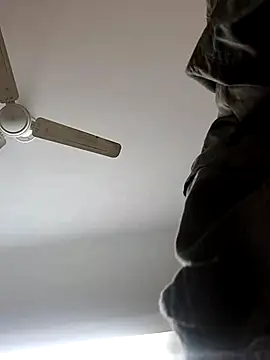 Snapshot of iamharryy chatting on 12-15-25, 08:14 iamharryy online show from 12-15-25, 08:14