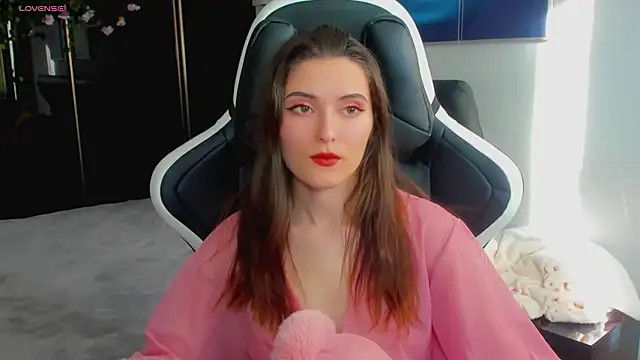 Snapshot of niki_cutes chatting on 02-25-26, 08:03 niki cutes online show from 02-25-26, 08:03