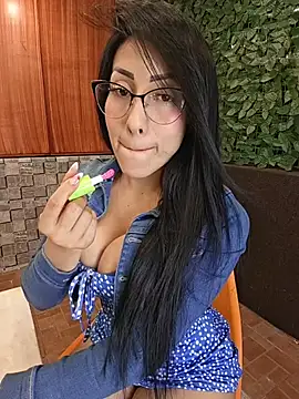 Snapshot of Isabellitasexi38 chatting on 05-20-26, 03:36 Isabellitasexi38 online show from 05-20-26, 03:36