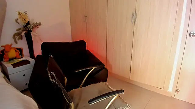 rachaeldeckard   online show from 10-26-25, 02:56