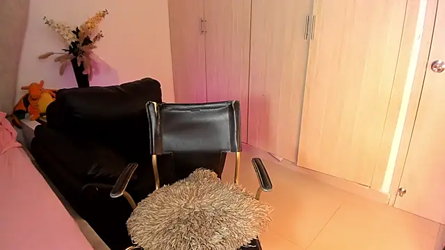 rachaeldeckard   online show from 11-04-25, 01:09