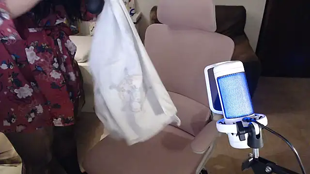 Snapshot of LasolitaAuri chatting on 03-11-25, 09:48 LasolitaAuri online show from 03-11-25, 09:48