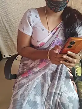 Snapshot of Tamil_roja69 chatting on 06-28-26, 02:40 Tamil roja69 online show from 06-28-26, 02:40