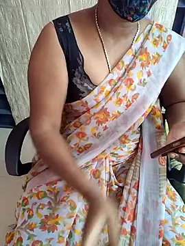 Snapshot of Tamil_roja69 chatting on 06-18-26, 04:11 Tamil roja69 online show from 06-18-26, 04:11