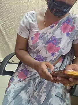 Snapshot of Tamil_roja69 chatting on 07-10-26, 04:51 Tamil roja69 online show from 07-10-26, 04:51