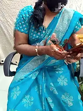 Snapshot of Tamil_roja69 chatting on 06-28-26, 03:07 Tamil roja69 online show from 06-28-26, 03:07