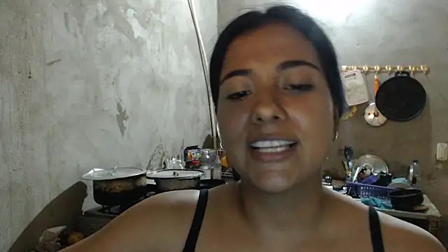 Snapshot of Coral0403 chatting on 03-22-25, 01:32 Coral0403 online show from 03-22-25, 01:32