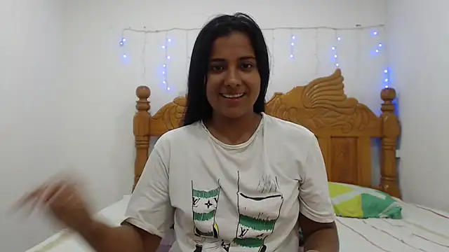 Snapshot of Coral0403 chatting on 03-16-25, 07:27 Coral0403 online show from 03-16-25, 07:27