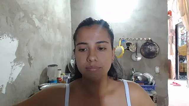 Snapshot of Coral0403 chatting on 06-14-26, 01:56 Coral0403 online show from 06-14-26, 01:56