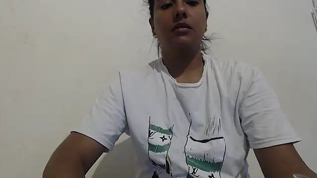 Snapshot of Coral0403 chatting on 02-23-25, 03:51 Coral0403 online show from 02-23-25, 03:51