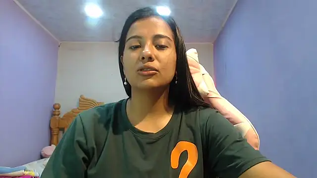 Snapshot of Coral0403 chatting on 09-10-25, 01:54 Coral0403 online show from 09-10-25, 01:54