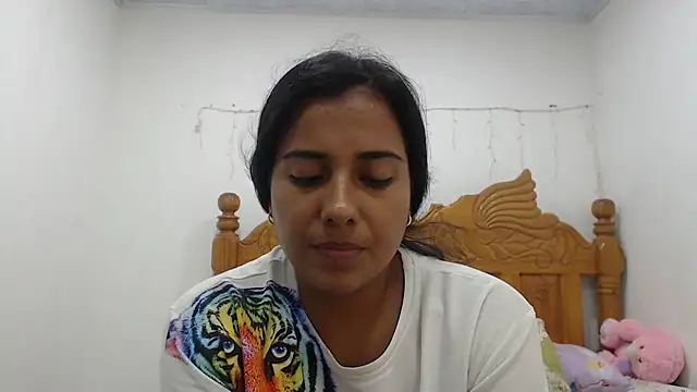 Snapshot of Coral0403 chatting on 03-18-25, 02:18 Coral0403 online show from 03-18-25, 02:18