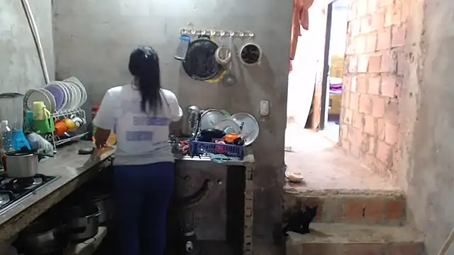 Coral0403 online show from 12-16-25, 08:46