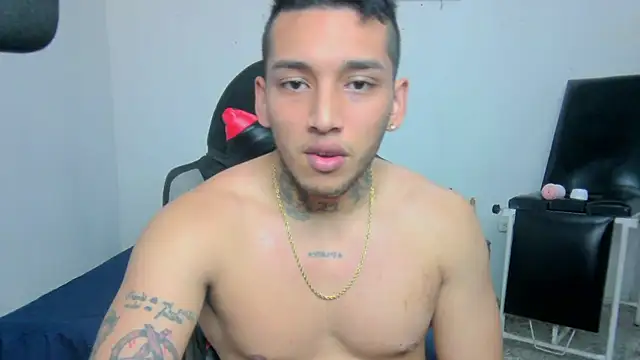 Snapshot of David_Adams2003 chatting on 02-28-25, 02:20 David Adams2003 online show from 02-28-25, 02:20