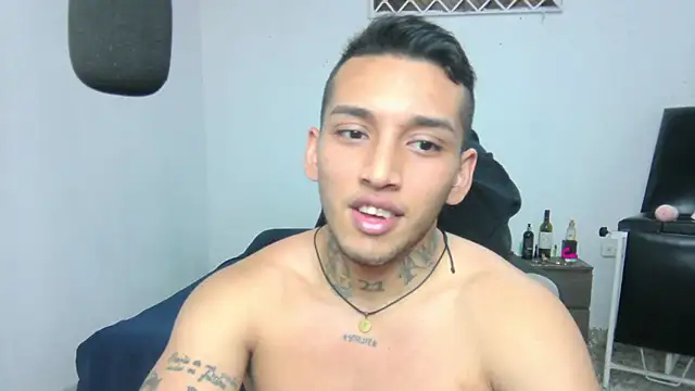 Snapshot of David_Adams2003 chatting on 02-26-25, 02:27 David Adams2003 online show from 02-26-25, 02:27