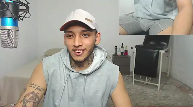 Snapshot of David_Adams2003 chatting on 03-12-25, 11:22 David Adams2003 online show from 03-12-25, 11:22