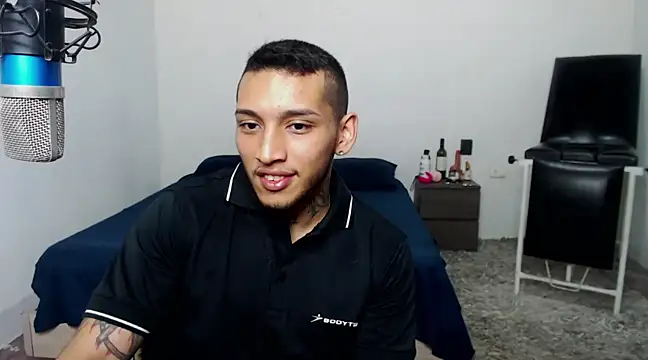 Snapshot of David_Adams2003 chatting on 03-19-25, 02:57 David Adams2003 online show from 03-19-25, 02:57