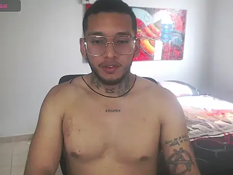 Snapshot of David_Adams2003 chatting on 11-15-25, 02:21 David Adams2003 online show from 11-15-25, 02:21