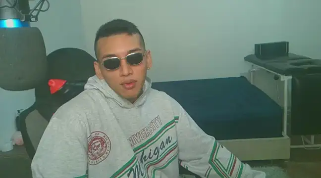 Snapshot of David_Adams2003 chatting on 01-26-25, 12:54 David Adams2003 online show from 01-26-25, 12:54