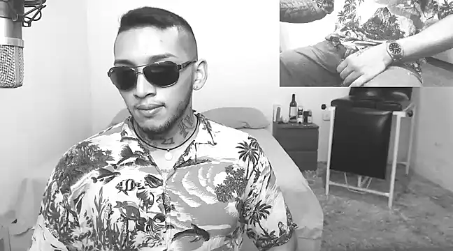 Snapshot of David_Adams2003 chatting on 03-15-25, 02:01 David Adams2003 online show from 03-15-25, 02:01