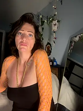 AlessasRoom online show from 10-26-25, 05:57