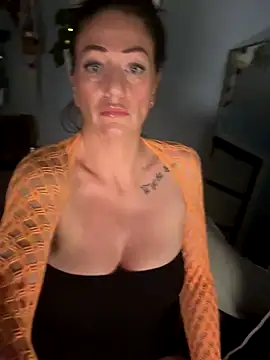 AlessasRoom online show from 10-28-25, 06:34