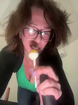 AlessasRoom online show from 04-04-26, 03:18