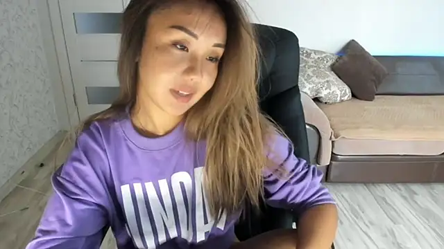 Snapshot of karishee chatting on 10-04-25, 08:43 karishee online show from 10-04-25, 08:43