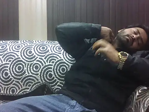 Snapshot of indihotguy chatting on 01-17-26, 02:20 indihotguy online show from 01-17-26, 02:20