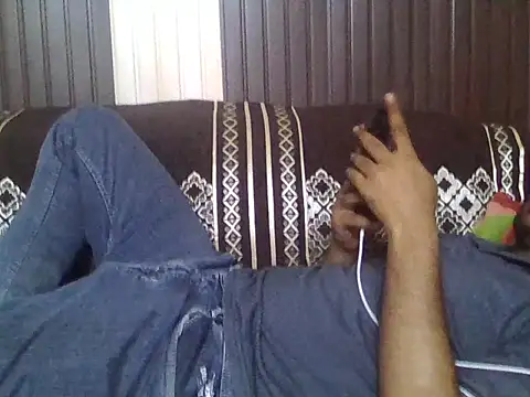 Snapshot of indihotguy chatting on 05-17-26, 03:17 indihotguy online show from 05-17-26, 03:17