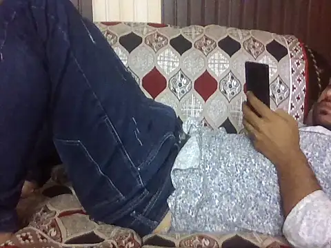 Snapshot of indihotguy chatting on 05-18-26, 01:16 indihotguy online show from 05-18-26, 01:16
