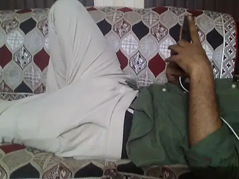 Snapshot of indihotguy chatting on 06-12-26, 03:54 indihotguy online show from 06-12-26, 03:54