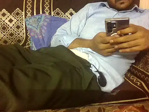 Snapshot of indihotguy chatting on 05-11-26, 02:18 indihotguy online show from 05-11-26, 02:18