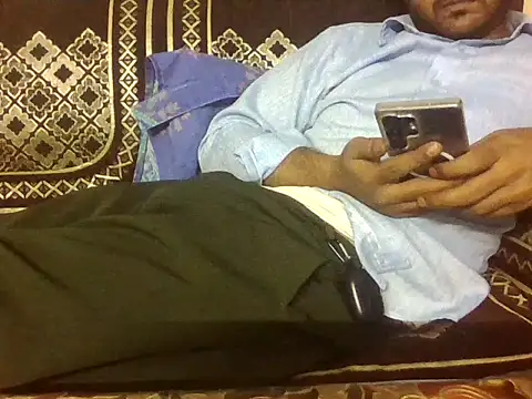 Snapshot of indihotguy chatting on 05-11-26, 02:45 indihotguy online show from 05-11-26, 02:45
