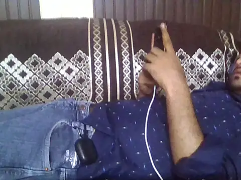 Snapshot of indihotguy chatting on 05-14-26, 11:40 indihotguy online show from 05-14-26, 11:40