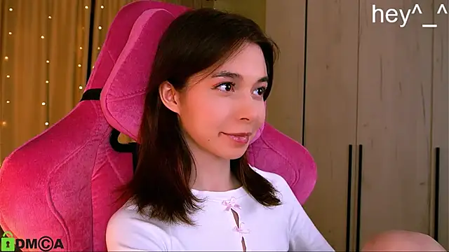 LittleOriana online show from 03-07-25, 10:54