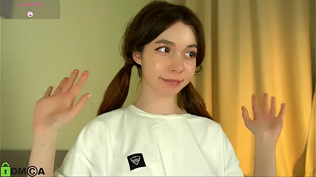 LittleOriana online show from 02-13-25, 08:34