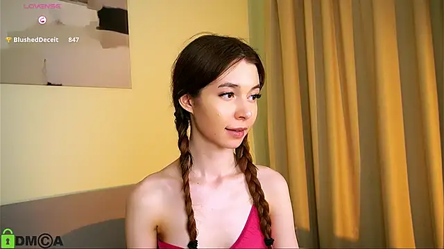 LittleOriana online show from 01-30-25, 06:43