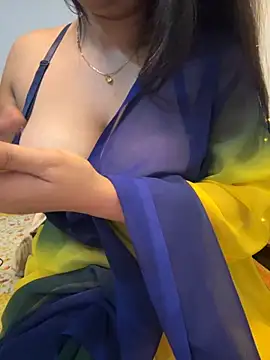 Snapshot of soumita chatting on 10-10-25, 03:57 soumita online show from 10-10-25, 03:57