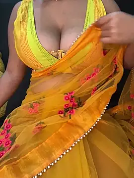 Snapshot of soumita chatting on 02-18-25, 11:55 soumita online show from 02-18-25, 11:55