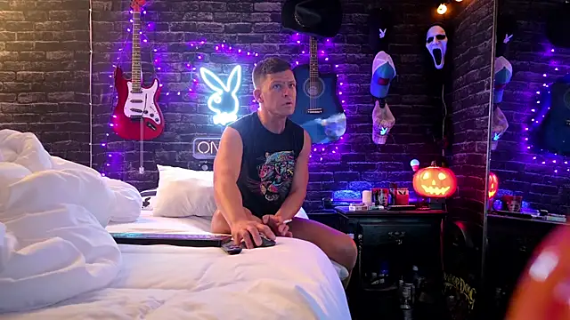 Snapshot of hotemberly_jake chatting on 10-07-25, 10:05 hotemberly jake online show from 10-07-25, 10:05