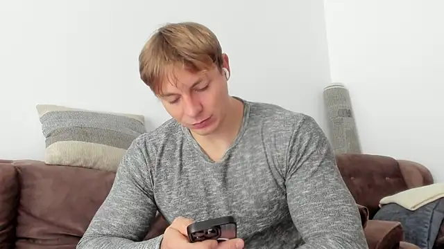 Snapshot of o_r_b_i_t chatting on 03-18-25, 10:17 o r b i t online show from 03-18-25, 10:17