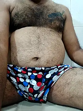 Snapshot of carria_homes chatting on 10-29-25, 06:29 carria homes online show from 10-29-25, 06:29